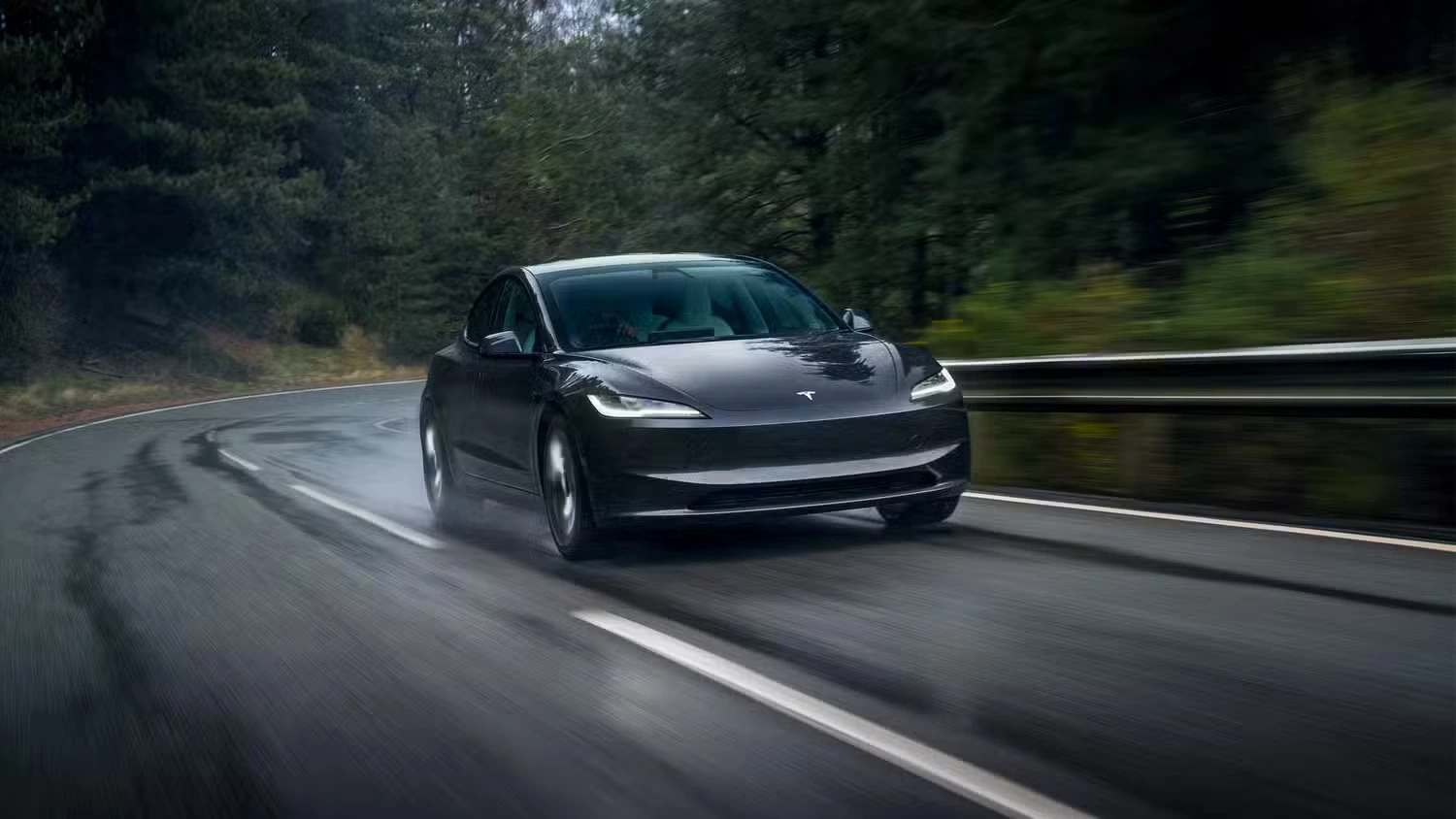 Lexus ES 300h  / Tesla Model 3